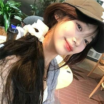 比基尼少女